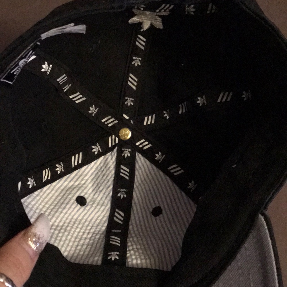 ADIDAS hat - Picture 4 of 4